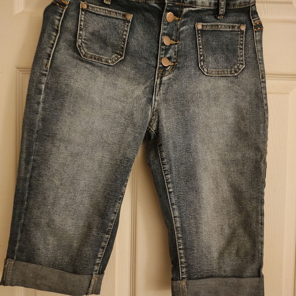 Women's Denim Capri Pants Daisy